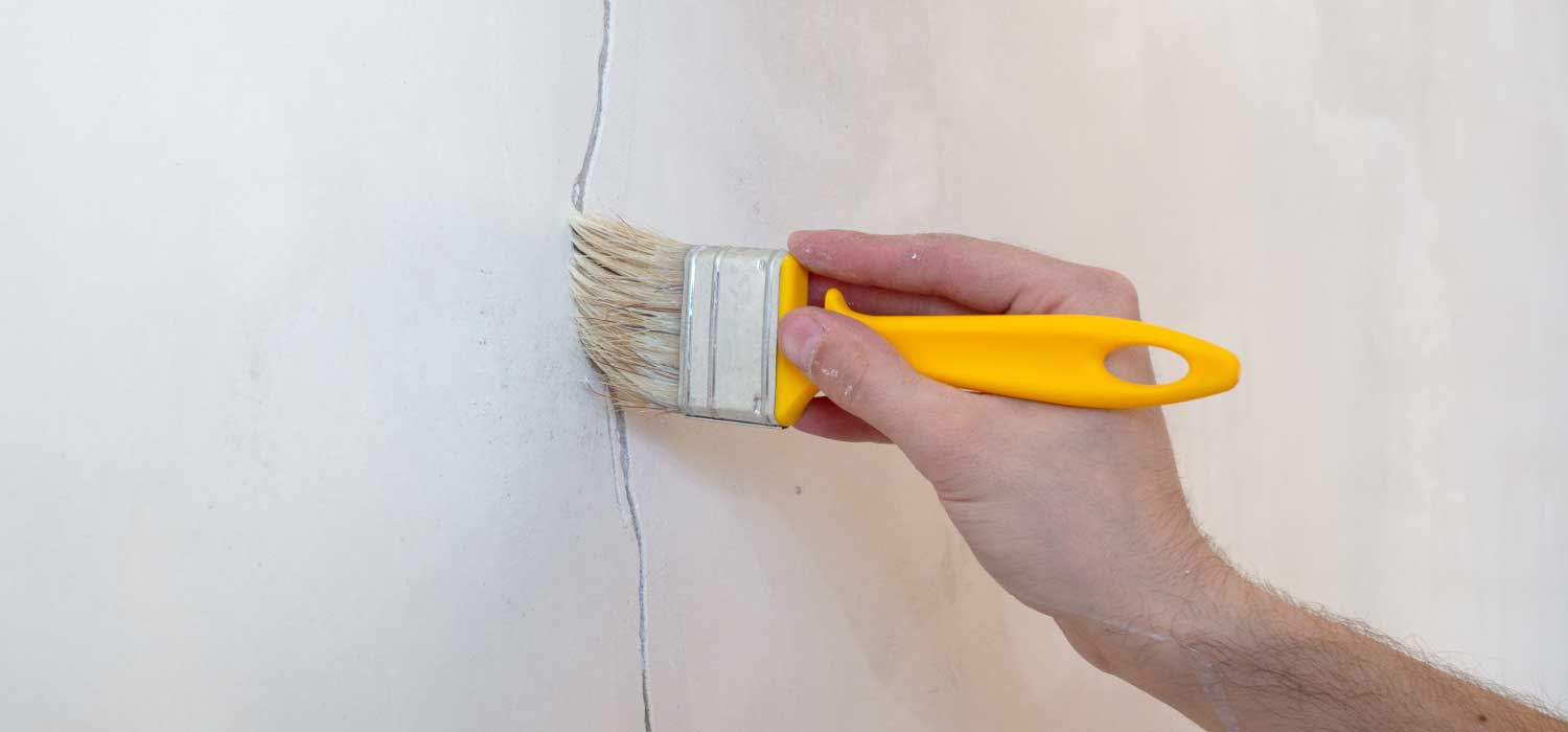 Ceiling or wall cracks Ceiling or wall cracks